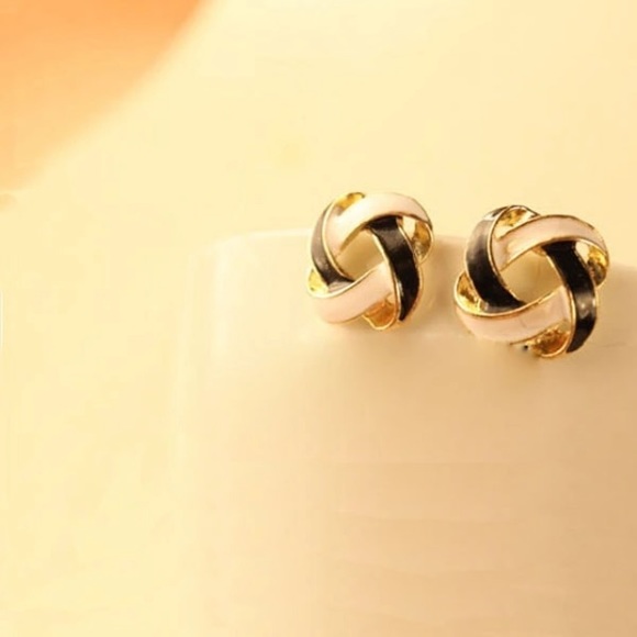 NEW!๐๐BLACK WHITE & GOLDEN! CELTIC!๐๐GEOMETRIC - Picture 4 of 7